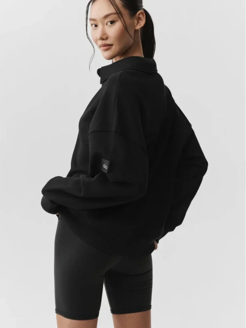 Super Cozy ALO Yoga Black Pullover Henley style Sweatshirt